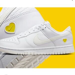 Nike low dunks w yellow heart